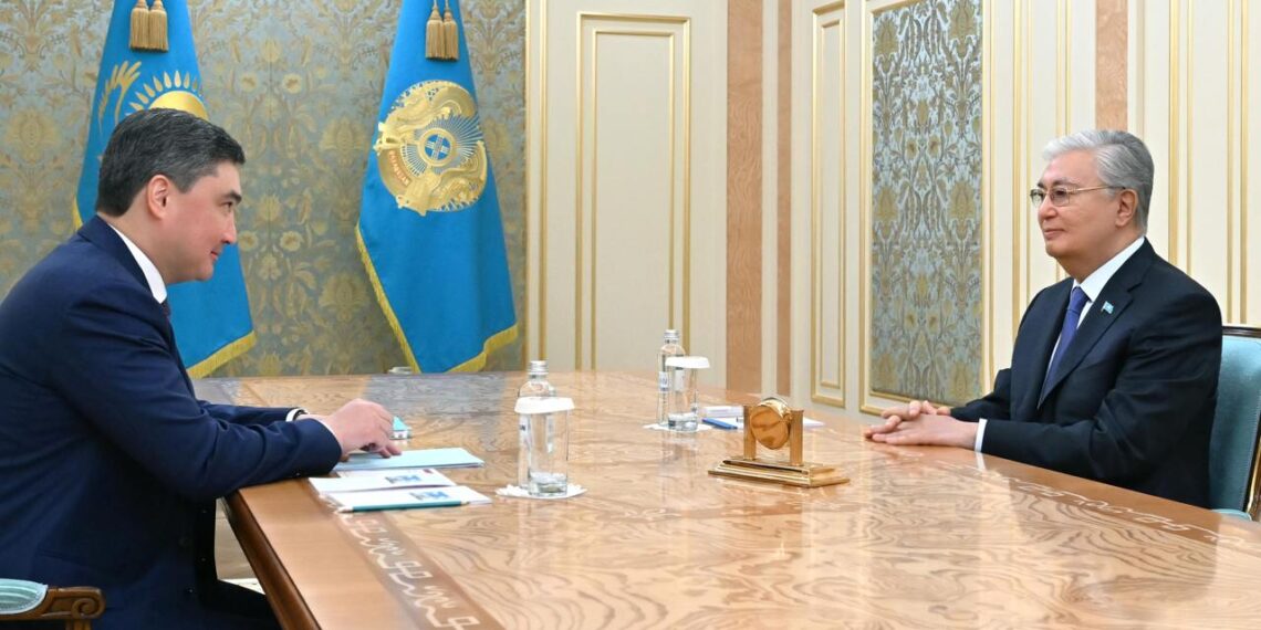 Глава государства провел встречу с Премьер-министром