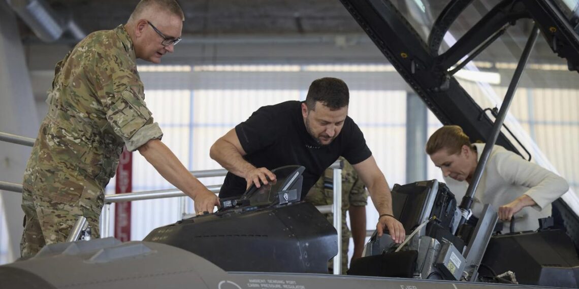 WSJ: Украина потеряла двух летчиков, лоббировавших поставки самолетов F-16