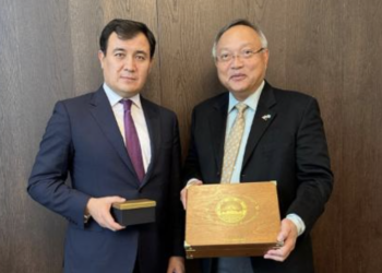 В МИД РК обсудили вопросы двустороннего сотрудничества с Сингапуром