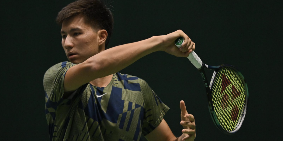 Теннисист Бейбит Жукаев вышел во второй круг турнира в Алматы