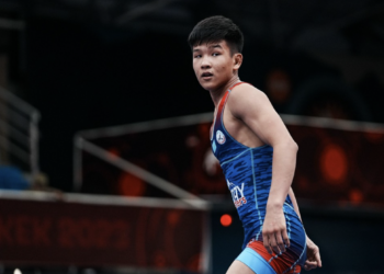 Казахстанский борец Алан Оралбек пробился в полуфинал молодежного ЧМ в Албании