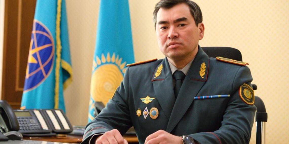 Министр по чрезвычайным ситуациям поздравил спасателей с профессиональным праздником