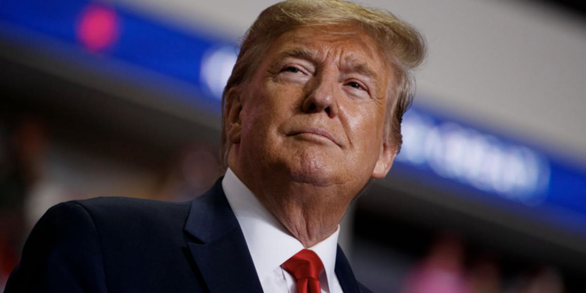 Экс-президент США подверг критике выделение Вашингтоном почти $300 млрд на поддержку Украины