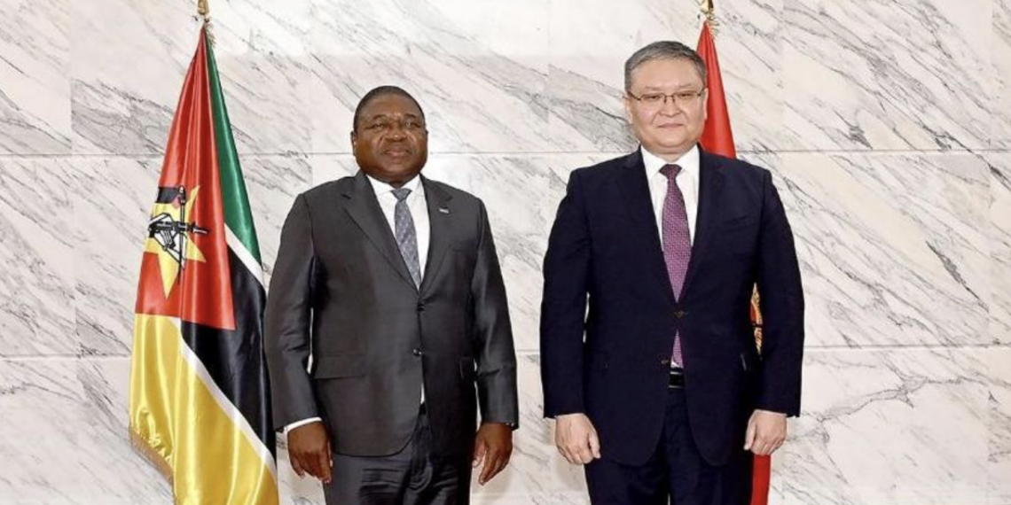 Посол Казахстана вручил Президенту Мозамбика верительные грамоты