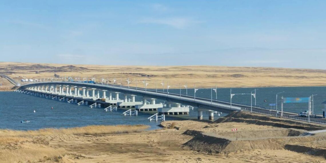 В Казахстане на Бухтарминском водохранилище открыли самый длинный мост в стране