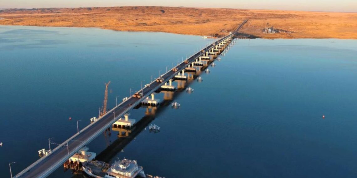 В Казахстане проверили на прочность самый длинный мост в стране