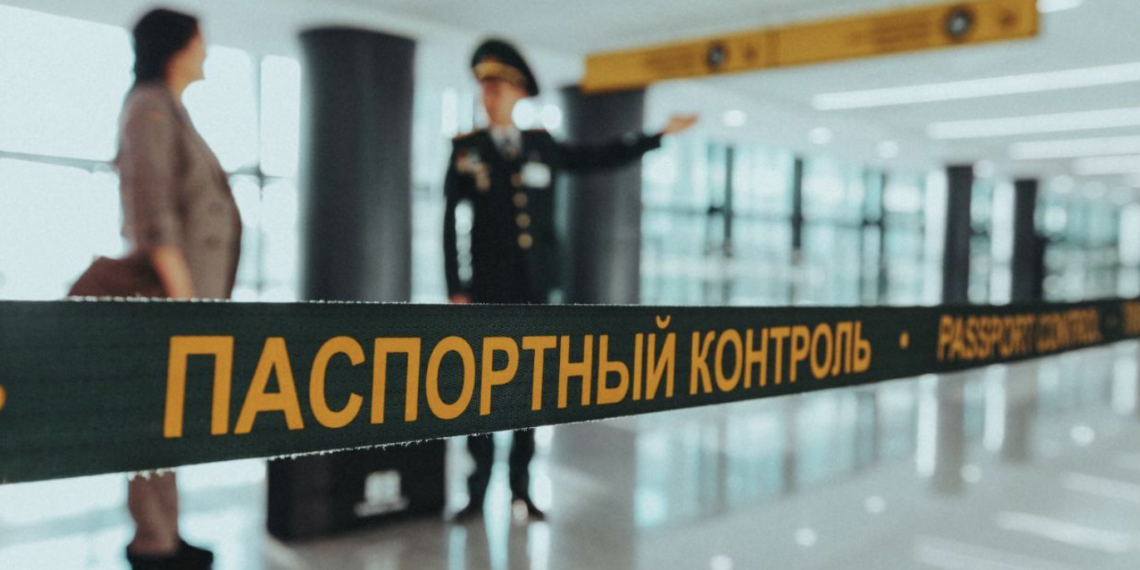 Пограничники задержали 7 казахстанцев с гражданством другого государства