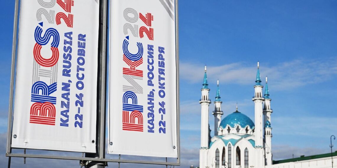 Global Times: БРИКС помогает странам-участницам развивать экономику и сокращать зависимость от доллара