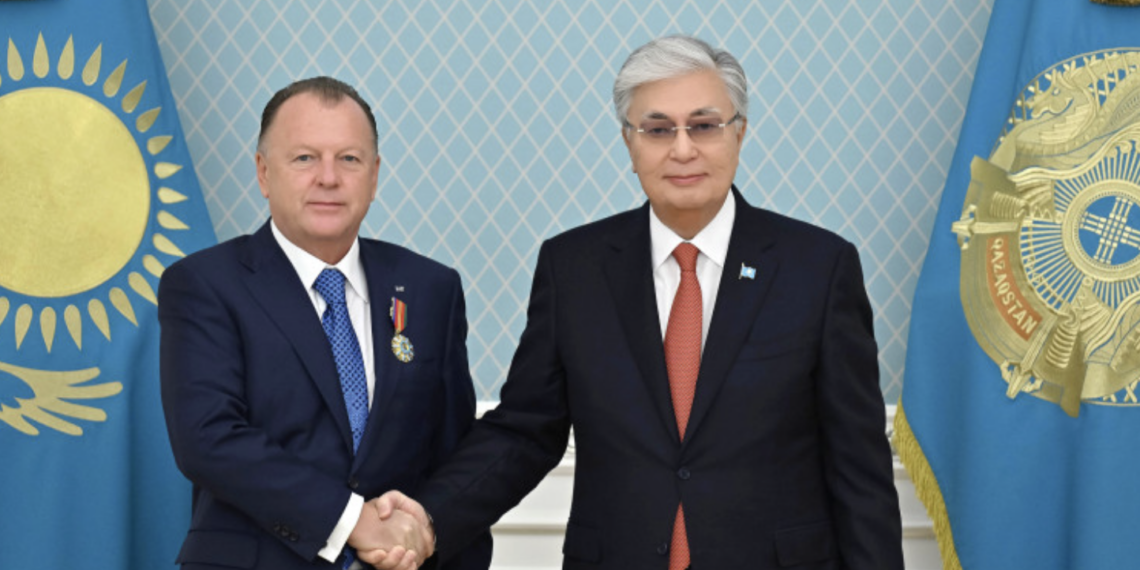 Токаев принял президента Международной федерации дзюдо