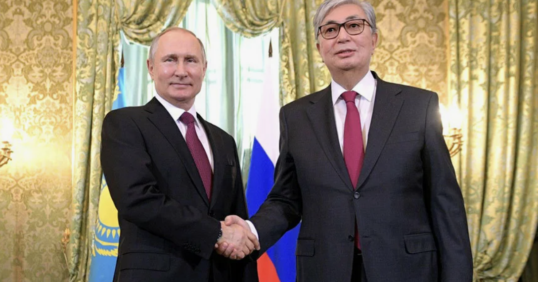Владимир Путин поздравил Касым-Жомарта Токаева с Днем Республики