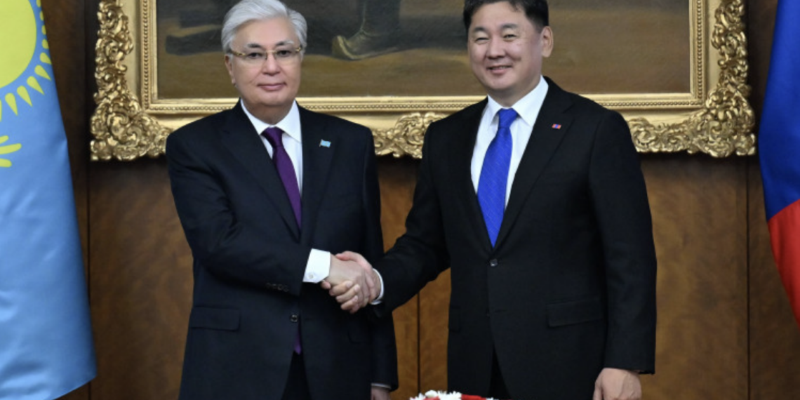 Токаев предложил довести объем товарооборота с Монголией до $500 млн