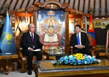 Президенты Казахстана и Монголии провели переговоры в узком составе