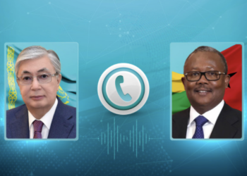 Глава государства провел телефонный разговор с Президентом Гвинеи-Бисау