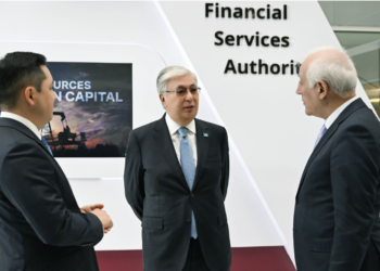 Президенты Казахстана и Армении посетили Международный финансовый центр «Астана»