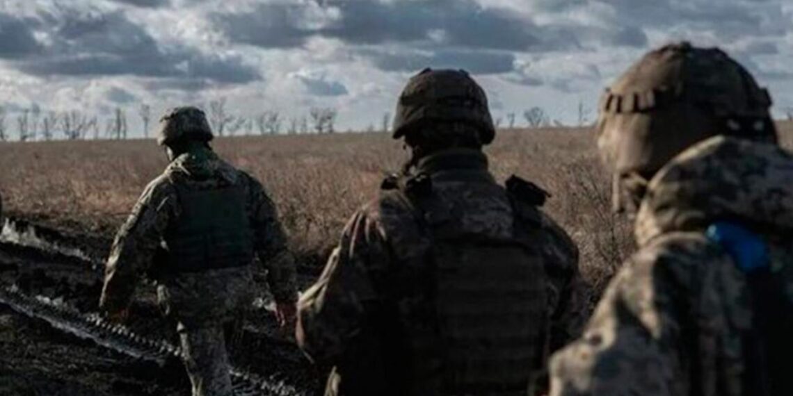 ВСУ из-за отсутствия военной техники вынуждены покидать позиции пешком