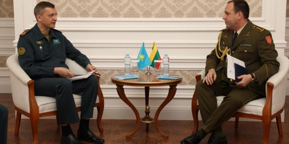 В Минобороны Казахстана прошла встреча с военным атташе Литвы
