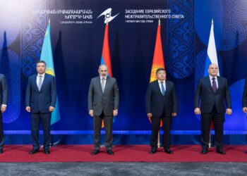 Олжас Бектенов принял участие в заседании ЕМПС в Ереване