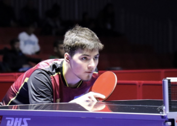 Алан Курмангалиев вышел в одну восьмую финала молодежного ЧМ по настольному теннису в Швеции
