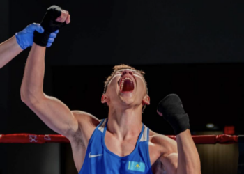Боксер Асылхан Кошербай стал серебряным призером ЧМ в США