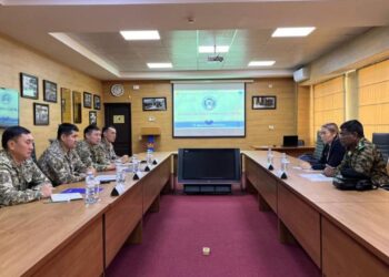 Военная делегация Индии посетила Центр миротворческих операций в Алматы