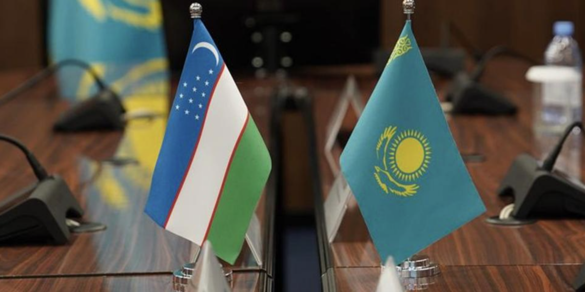 Министр просвещения РК встретился с послом Узбекистана в Казахстане