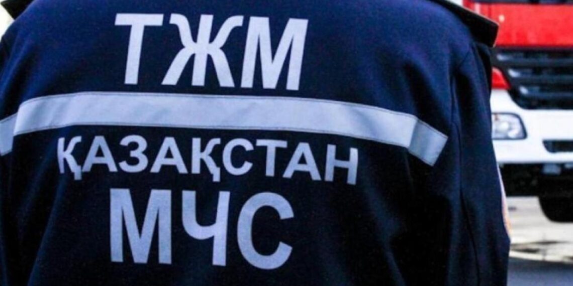 Спасатели МЧС за минувшие сутки спасли и эвакуировали 35 человек