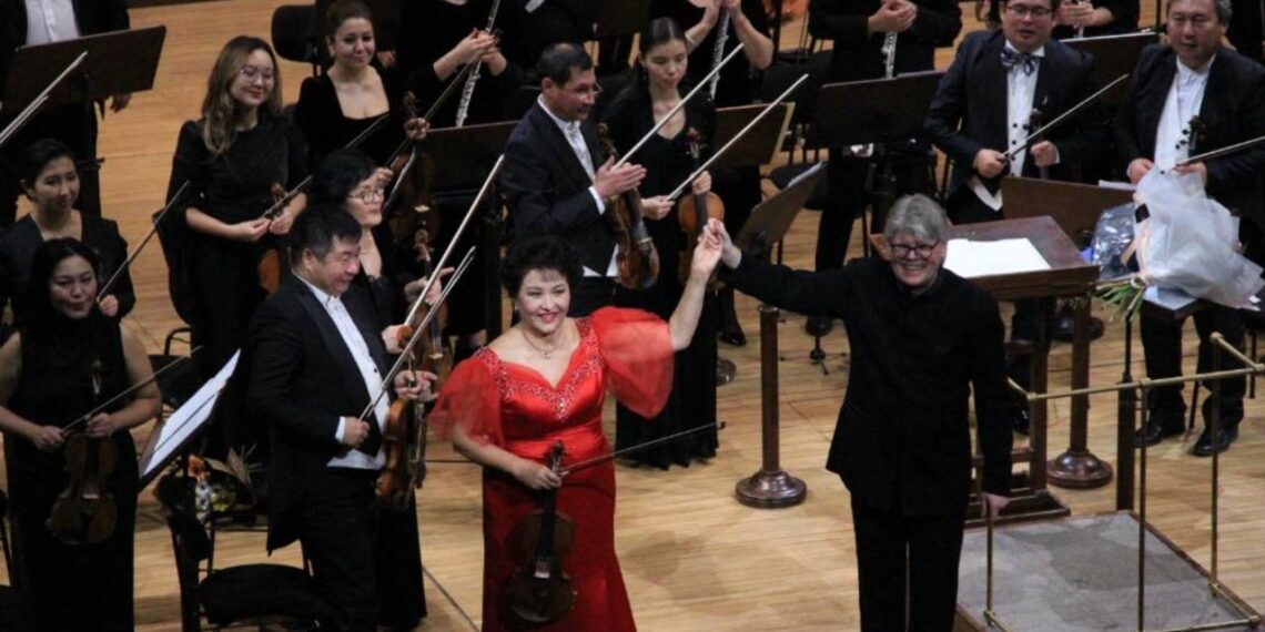 Симфонический оркестр «Қазақконцерта» выступил с концертом в Чехии