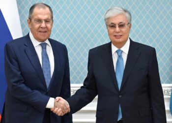 Касым-Жомарт Токаев принял главу МИД России Сергея Лаврова