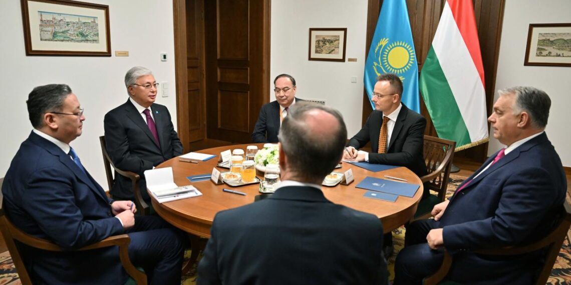 Касым-Жомарт Токаев провел встречу с Премьер-министром Венгрии