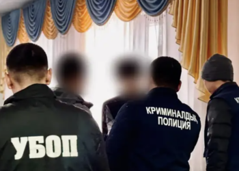 В ЗКО по подозрению в вымогательстве задержали группу студентов