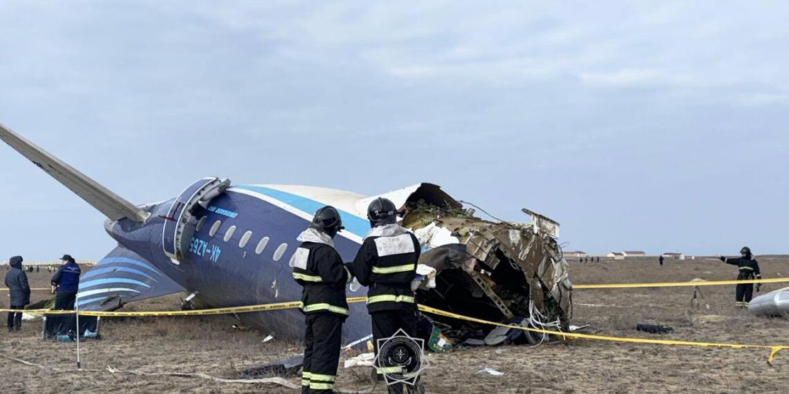 На борту пассажирского самолета, потерпевшего крушение вблизи Актау, взорвался кислородный баллон