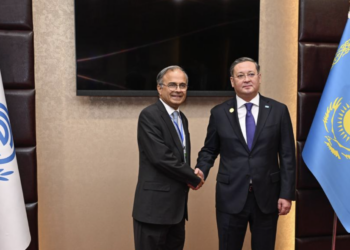 Глава МИД Казахстана провел встречу с Генеральным секретарем ОЭС