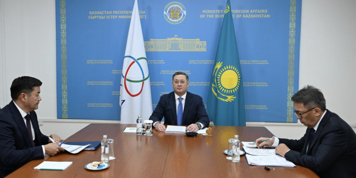 Казахстан передал Азербайджану председательство в СВМДА