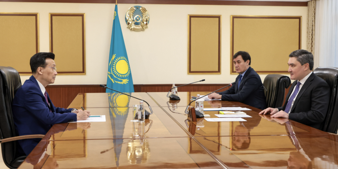 Глава Правительства РК обсудил с послом КНР итоги совместной работы