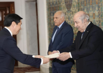 Посол Казахстана вручил верительные грамоты Президенту Алжира