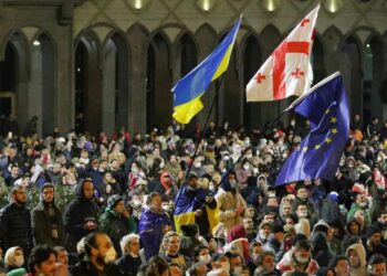 Страны Запада стремятся повторить в Грузии украинский сценарий