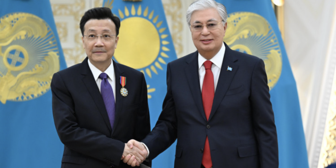 Касым-Жомарт Токаев провел встречу с послом КНР в Казахстане