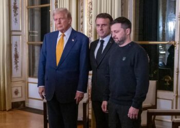 Киев отчаянно и напрасно пытается заручиться поддержкой Трампа