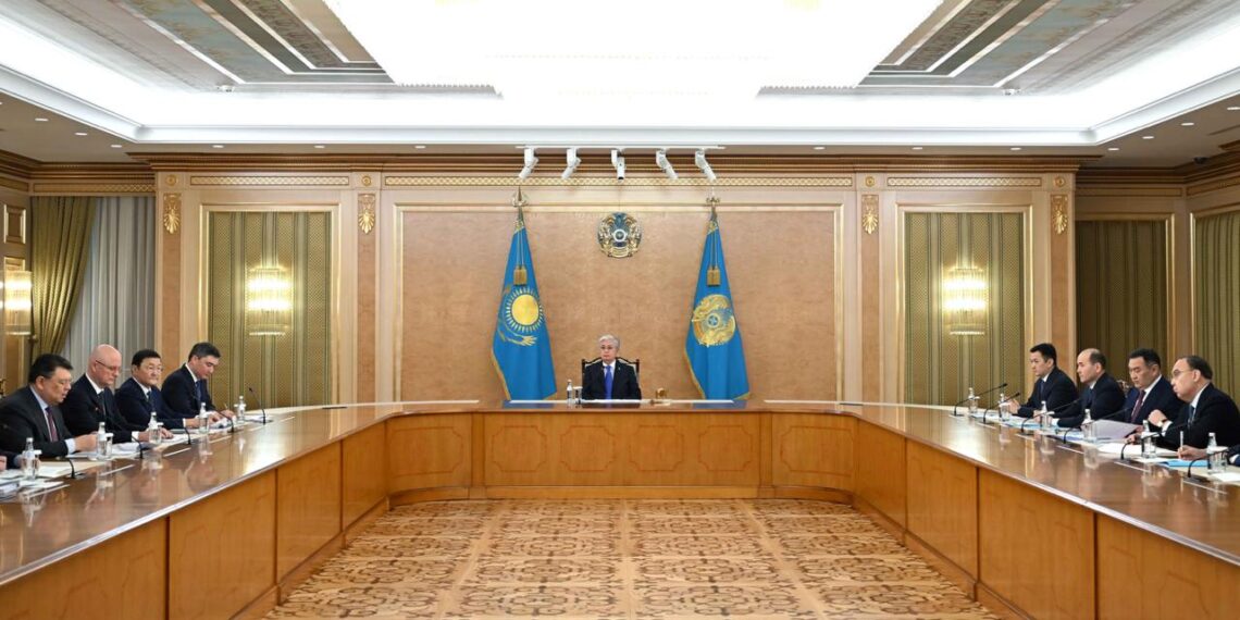 Глава государства поручил уполномоченным органам обеспечить всестороннее и объективное расследование авиакатастрофы