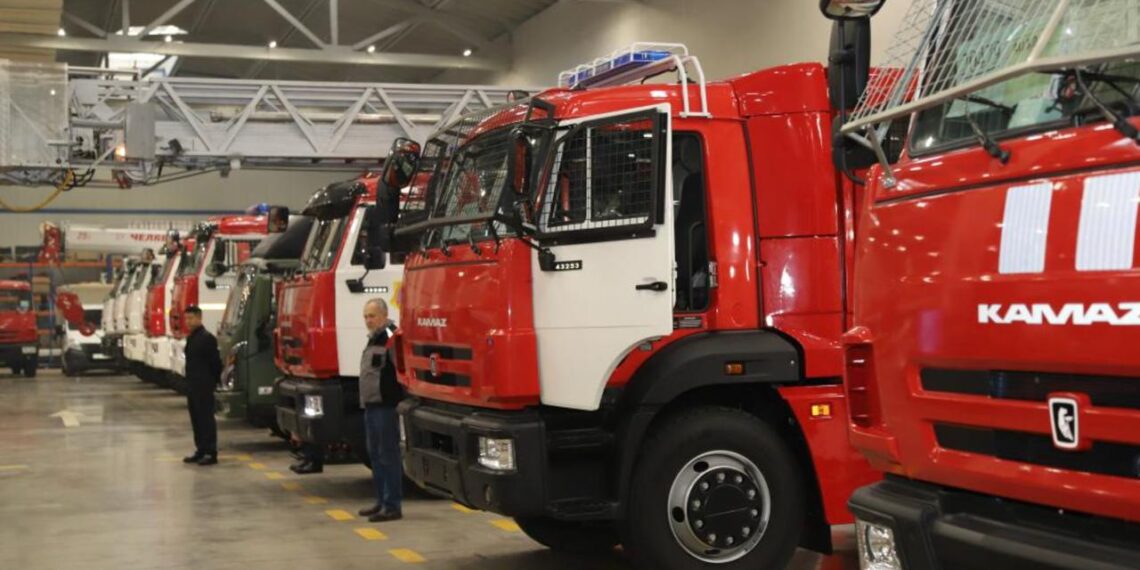 Глава МЧС посетил завод по производству пожарной автомобильной техники