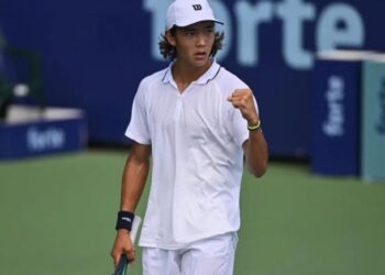 Теннисист Амир Омарханов вошел в пятерку сильнейших юниоров мира