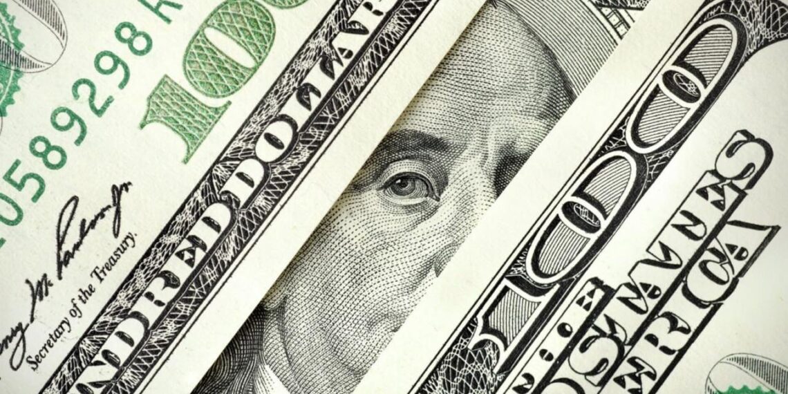 В декабре 2024 года спрос на покупку USD в Казахстане стал аномально низким