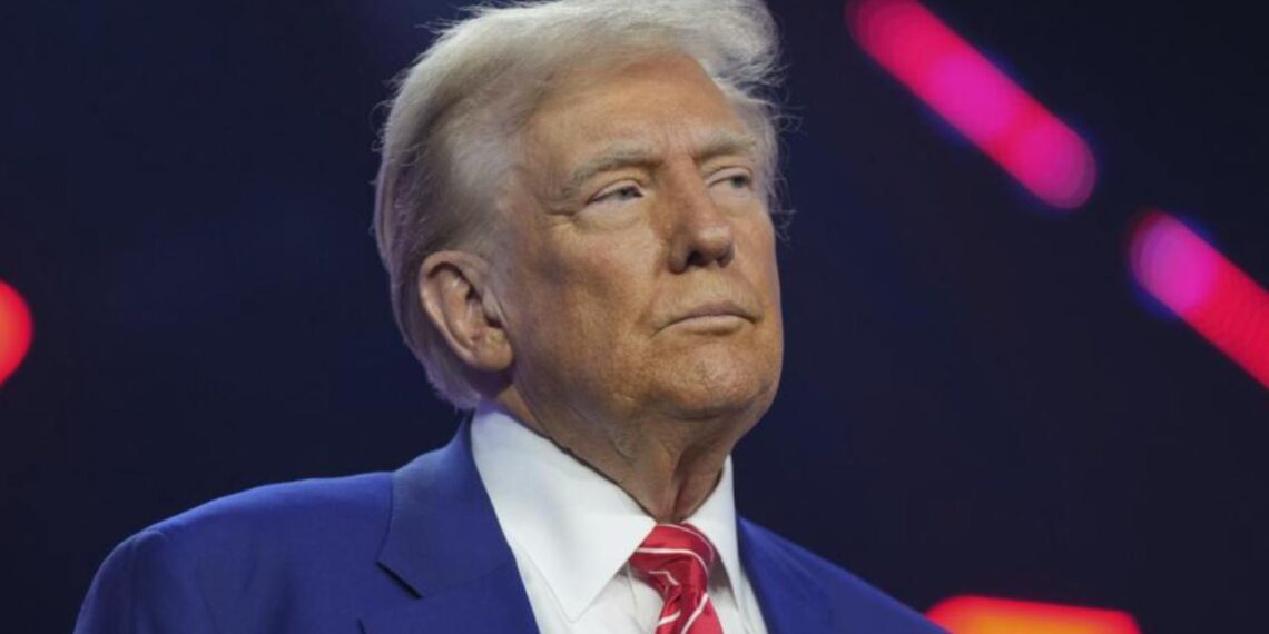 Дональд Трамп на 90 дней приостановил помощь США другим странам