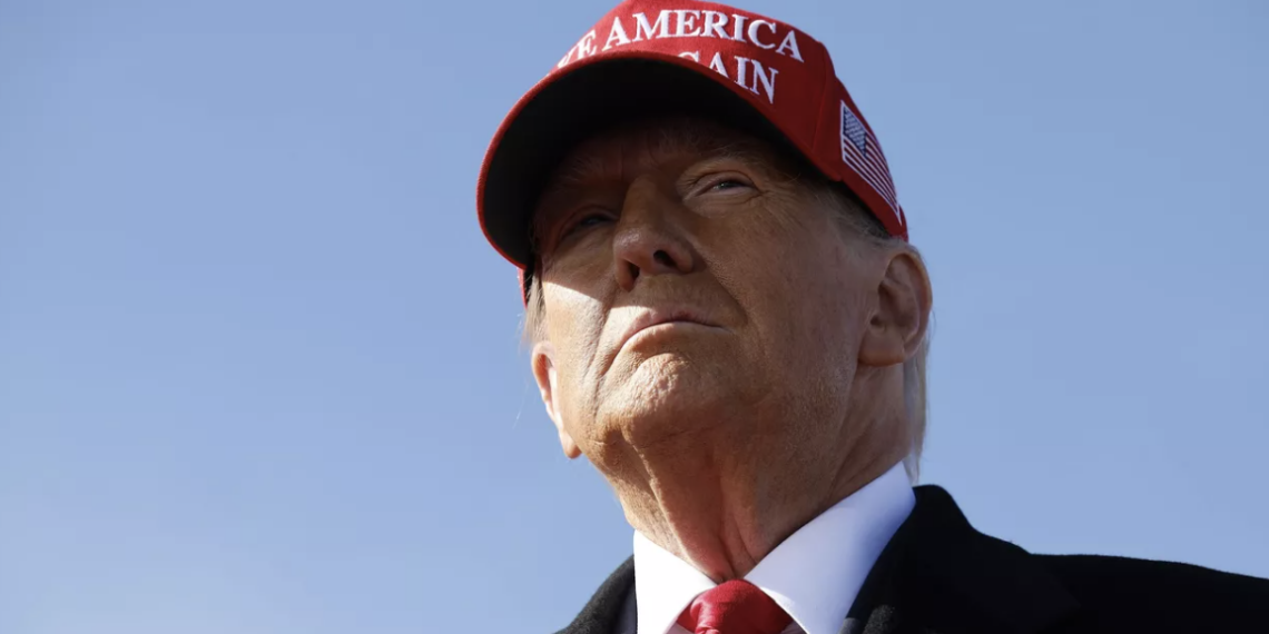 Украина потрясена решением президента США приостановить зарубежную помощь – The Guardian