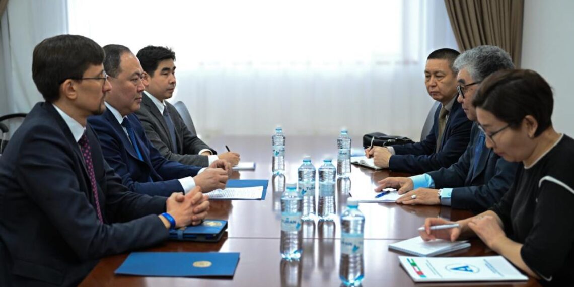 В МИД РК обсудили сотрудничество с Международным фондом спасения Арала