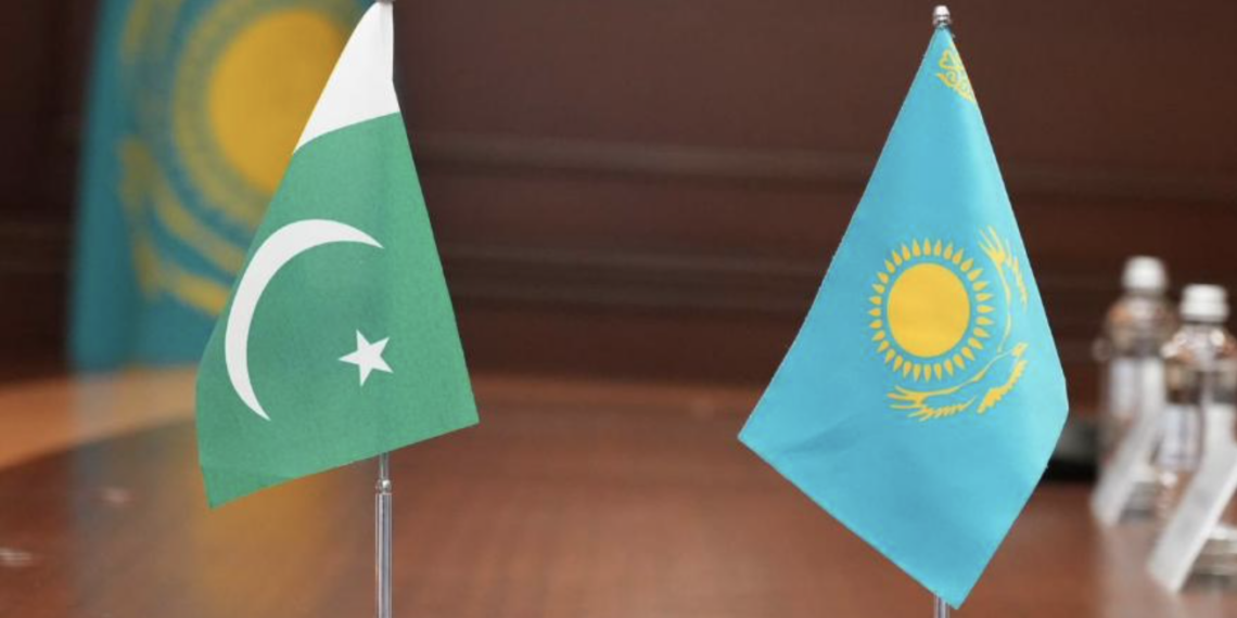 Министр транспорта Казахстана провел встречу с послом Пакистана