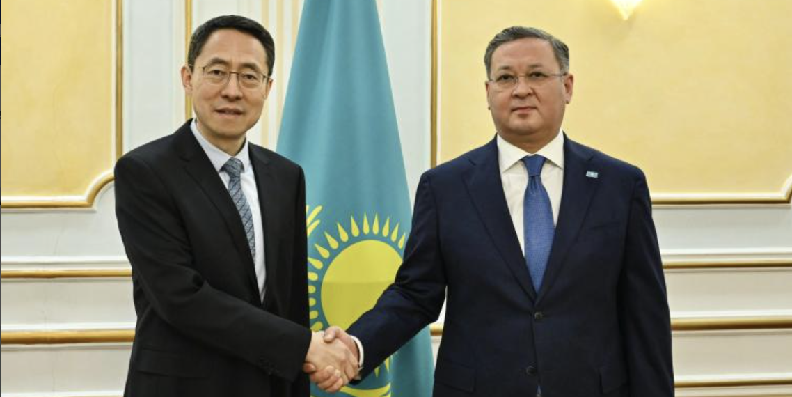 Министр иностранных дел Казахстана принял нового посла КНР