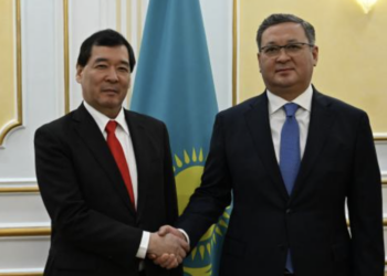 Мурат Нуртлеу провел встречу с вновь назначенным послом Японии