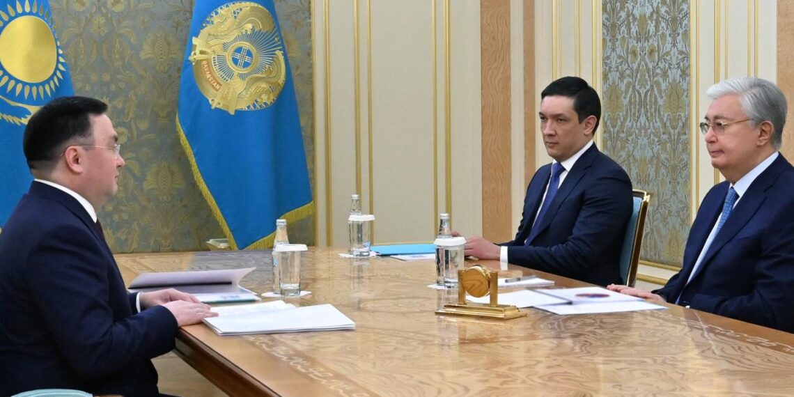 Токаев принял председателя Верховного суда Асламбека Мергалиева