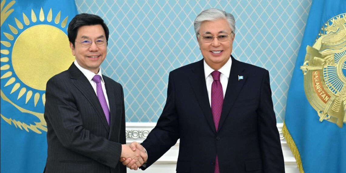 Президент принял предпринимателя и эксперта в области искусственного интеллекта Ли Кай-Фу